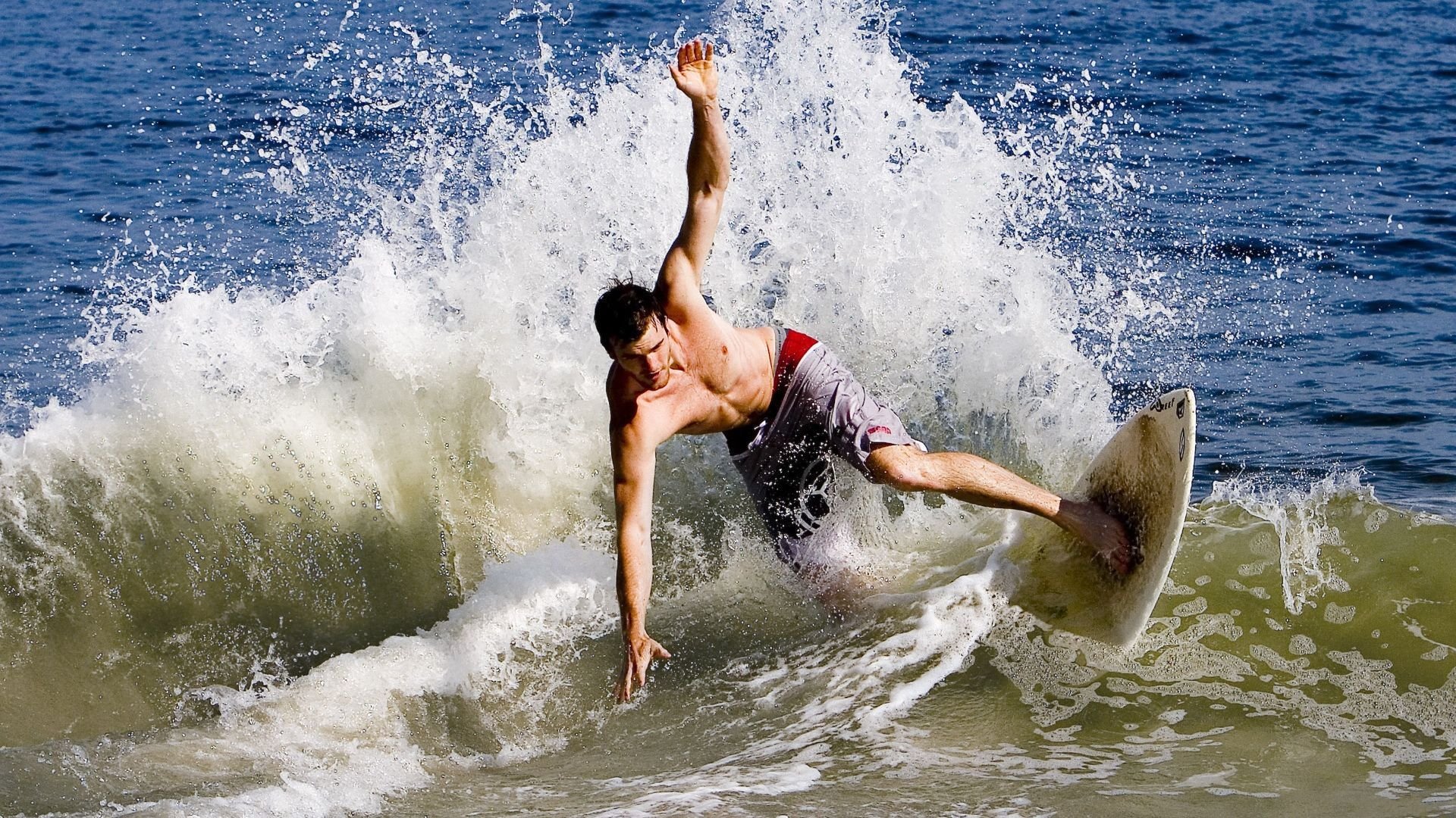 “诺克·达维德·彼得森:南非队攻守平衡的关键人物”